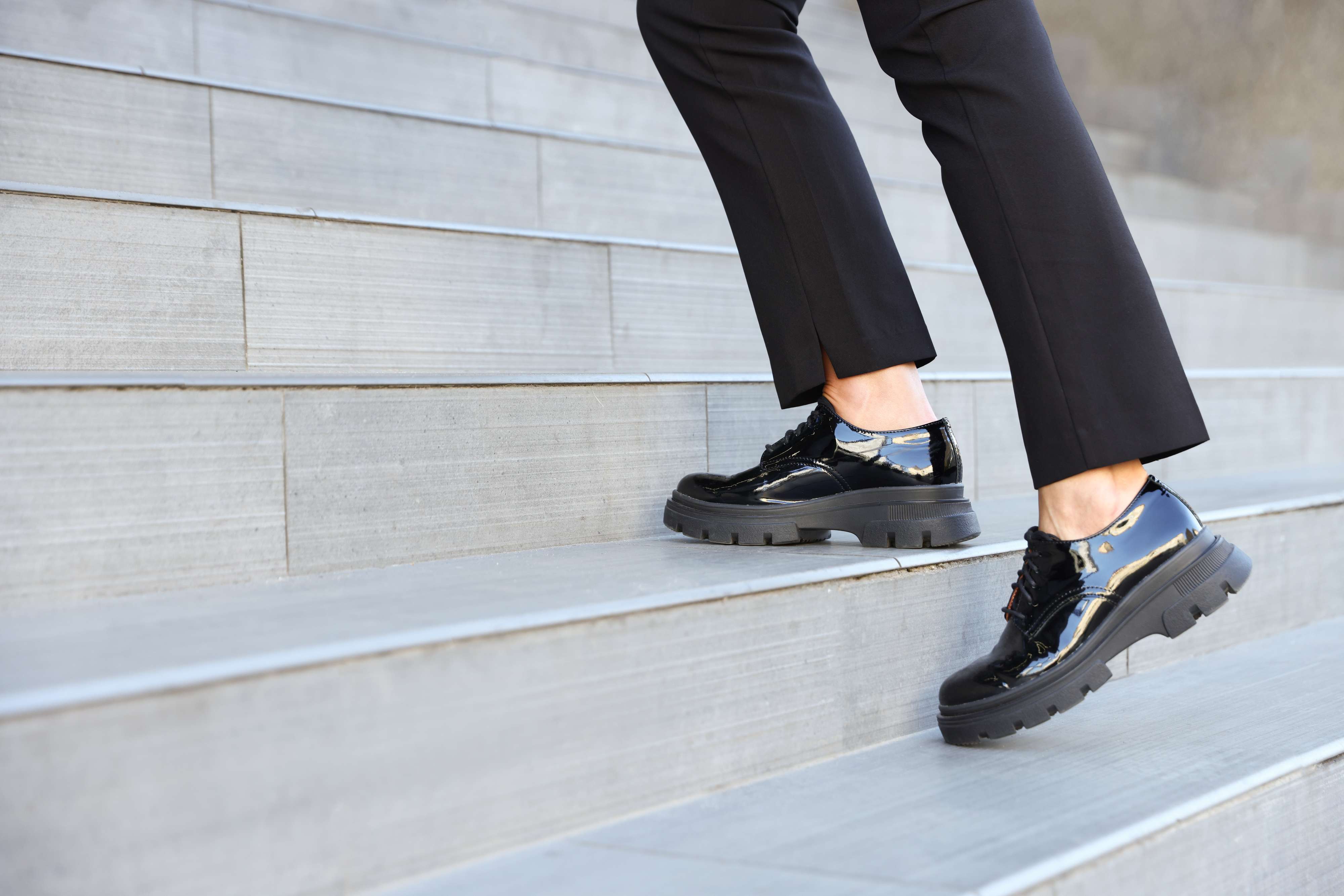 lass-dich-nicht-von-blasen-durch-neue-schuhe-stoppen